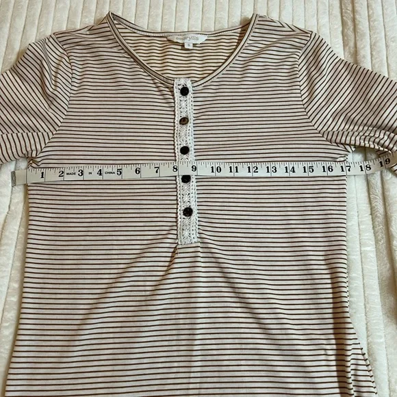 Boutique | Striped Women's Top | Lace Detail - Picture 7 of 13